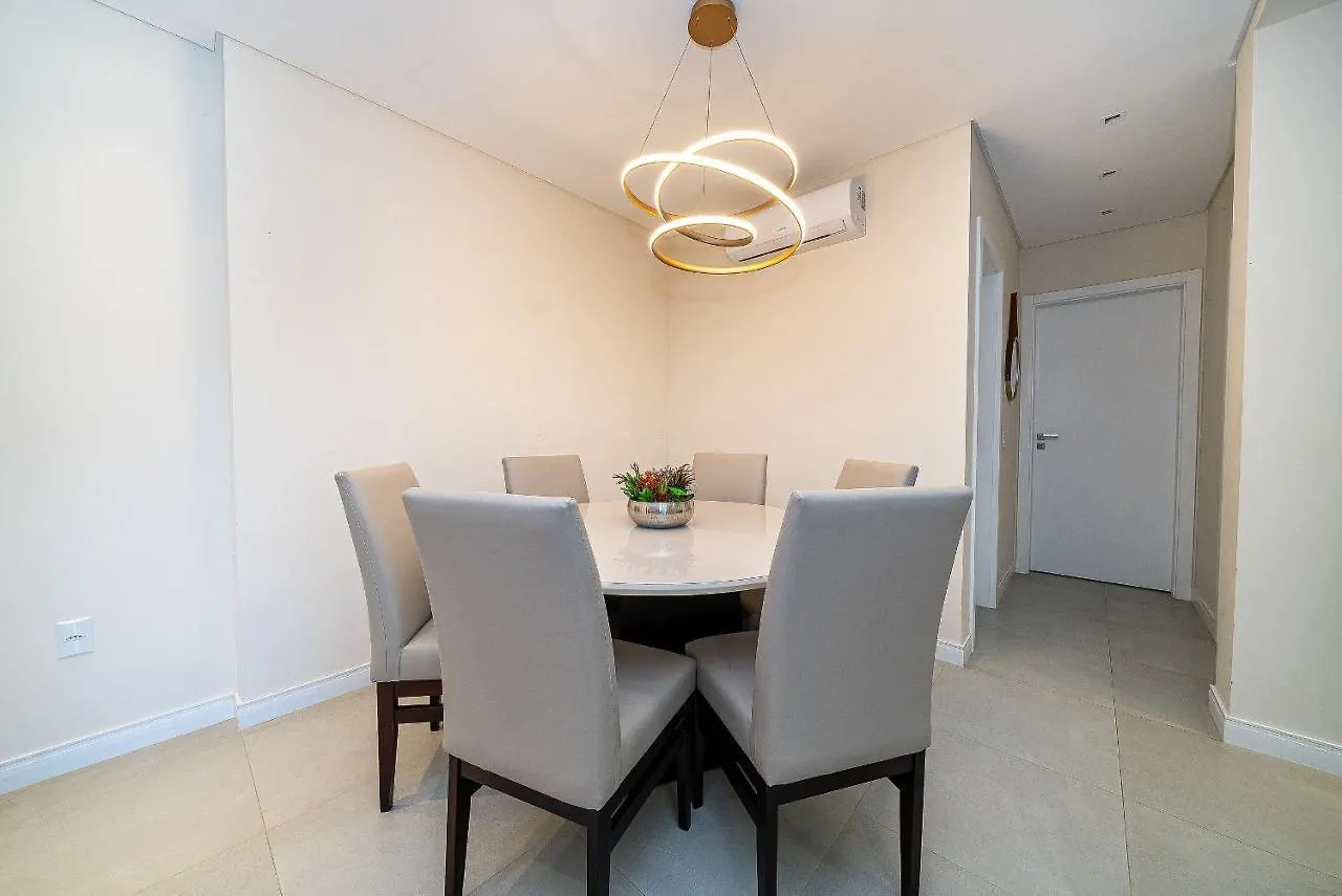בומבינאס 191 - Apartamento Garden Na Praia De Mariscal 0*,  ברזיל